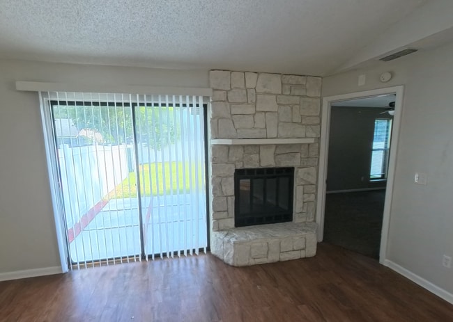 Photo - "Charming 3-Bedroom Retreat on Daisy Lane – Your Cozy Jacksonville Sanctuary!"