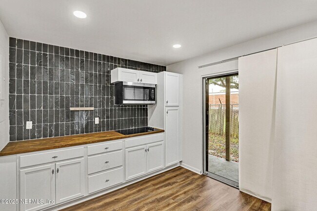 Photo - 2300 Twelve Oaks Dr Unit B4