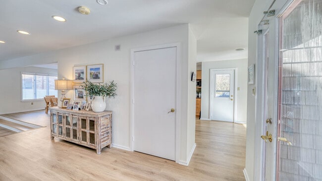 Photo - 6 Brunswick Ct