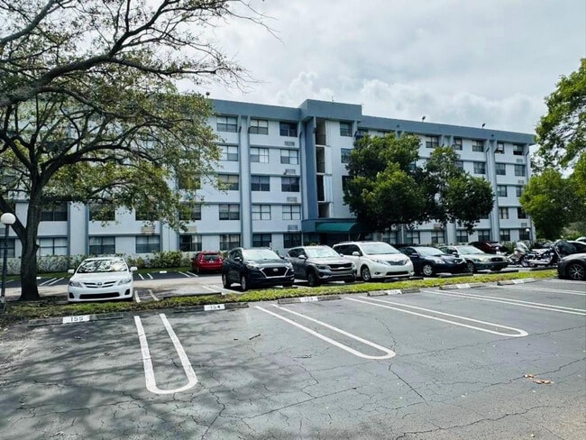 Photo - 2401 Riverside Dr Unit 212B