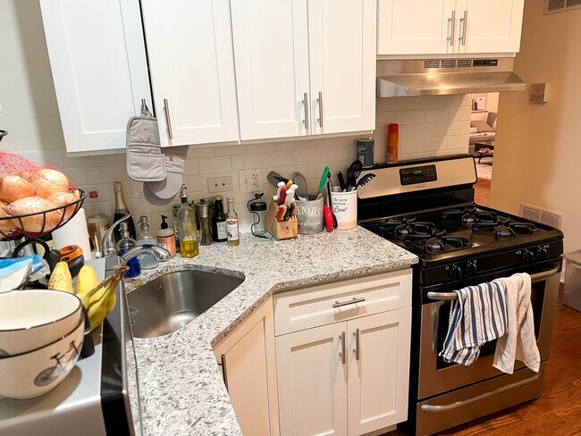 Photo - 4653 N Wolcott Ave Unit 1