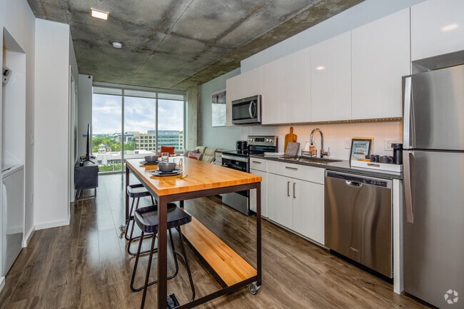 1BR, 1BA - 603SF - Dining Room