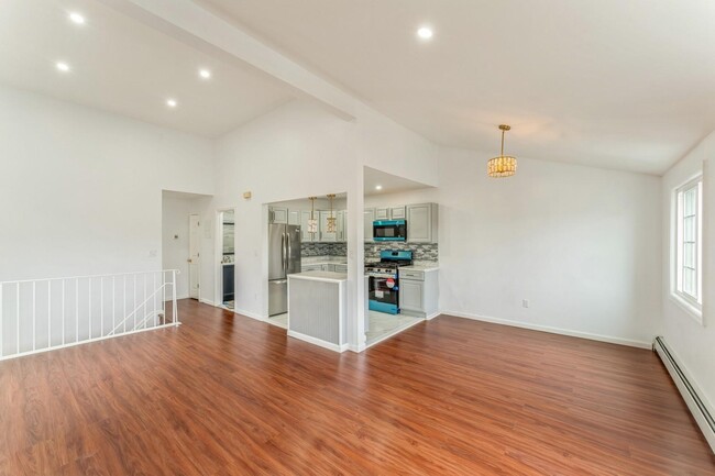Photo - 115-19 Marsden St Apartment Unit 2