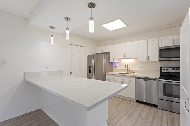 Photo - 108-829 Noelani St