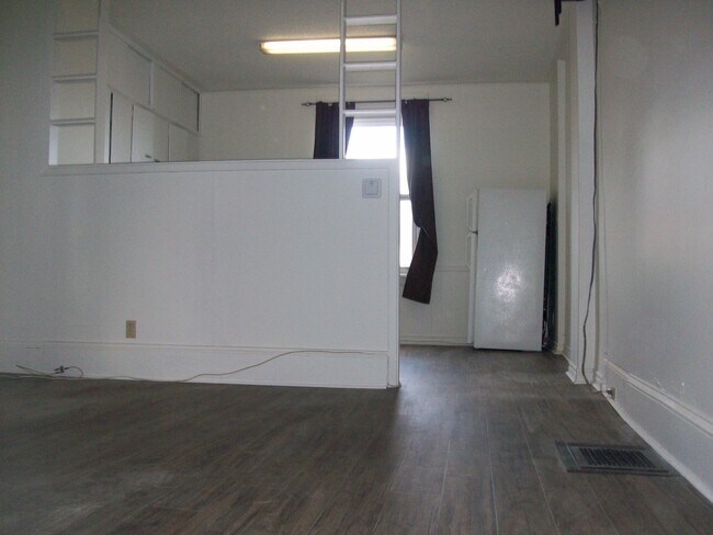 Photo - 543 Reid St Unité 1