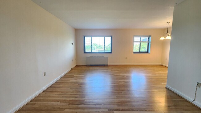 Photo - Utilities Included! Parking! Near Pentagon City Metro! Unit 1200 S ARLINGTON RIDGE, #701