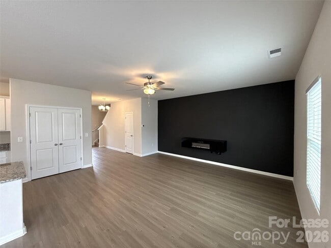 Photo - 6225 Lowe Ln