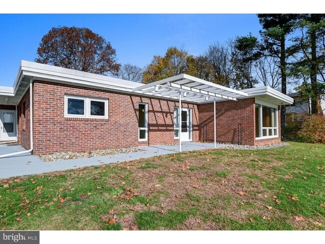 Photo - 181 Cranbury Rd