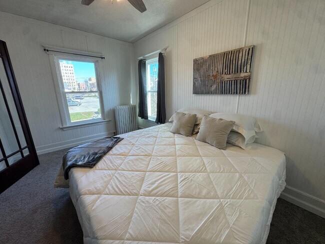 Photo - 504 N Roosevelt Ave