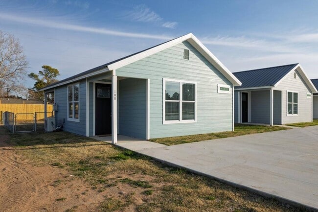 Building Photo - 12400 Liberty School Rd