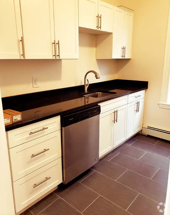 Building Photo - 103 Calumet St Unit 2 Rental
