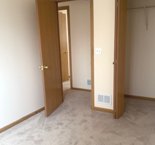 Photo - 7018 100th St