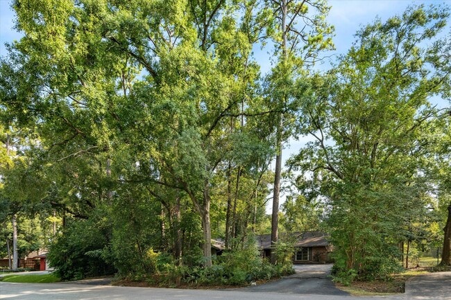 Building Photo - 1031 Ridgeley Dr Rental