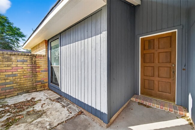 Photo - 5530 Oak Falls Dr