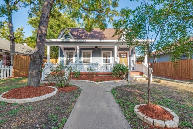 Building Photo - 620 S Winnetka Ave Rental