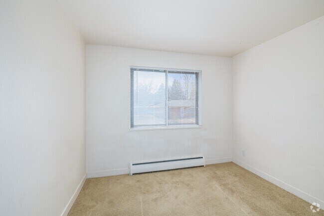 2BR, 1BA - 875SF - Second Bedroom