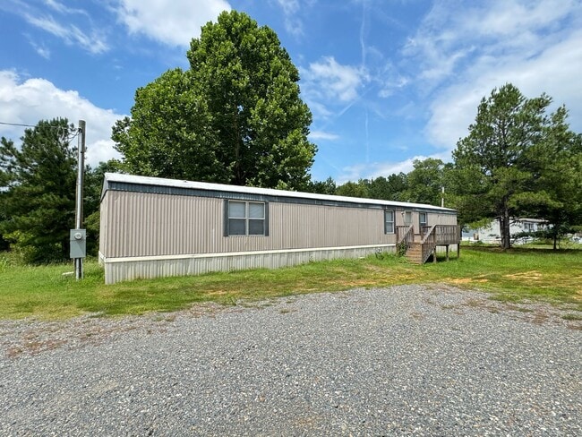 Photo - 3 Bedroom 2 Bath Mobile Home