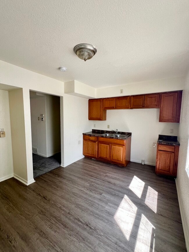 Building Photo - 4614 W Stark st Unit 4614 W Stark Rental