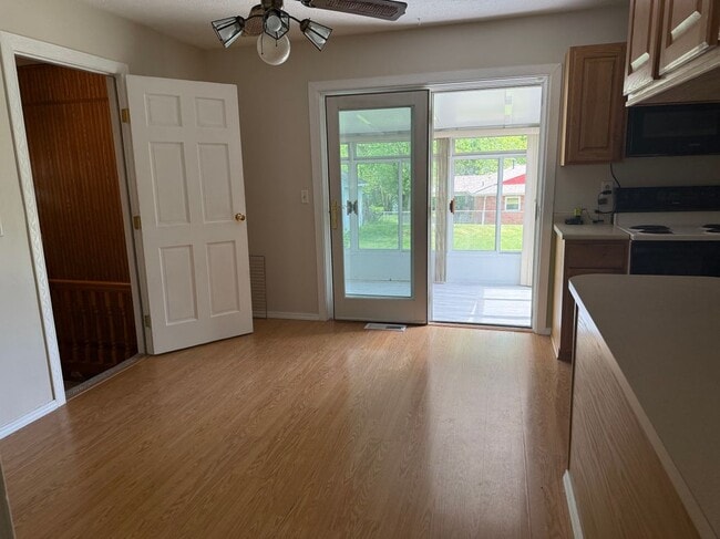 Photo - 9358 Bluegate Dr