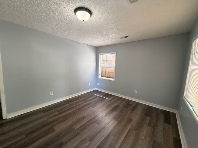 Photo - 1300 Robin Hood Ln