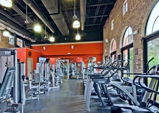 Building Photo - 9082 Albion Ln S