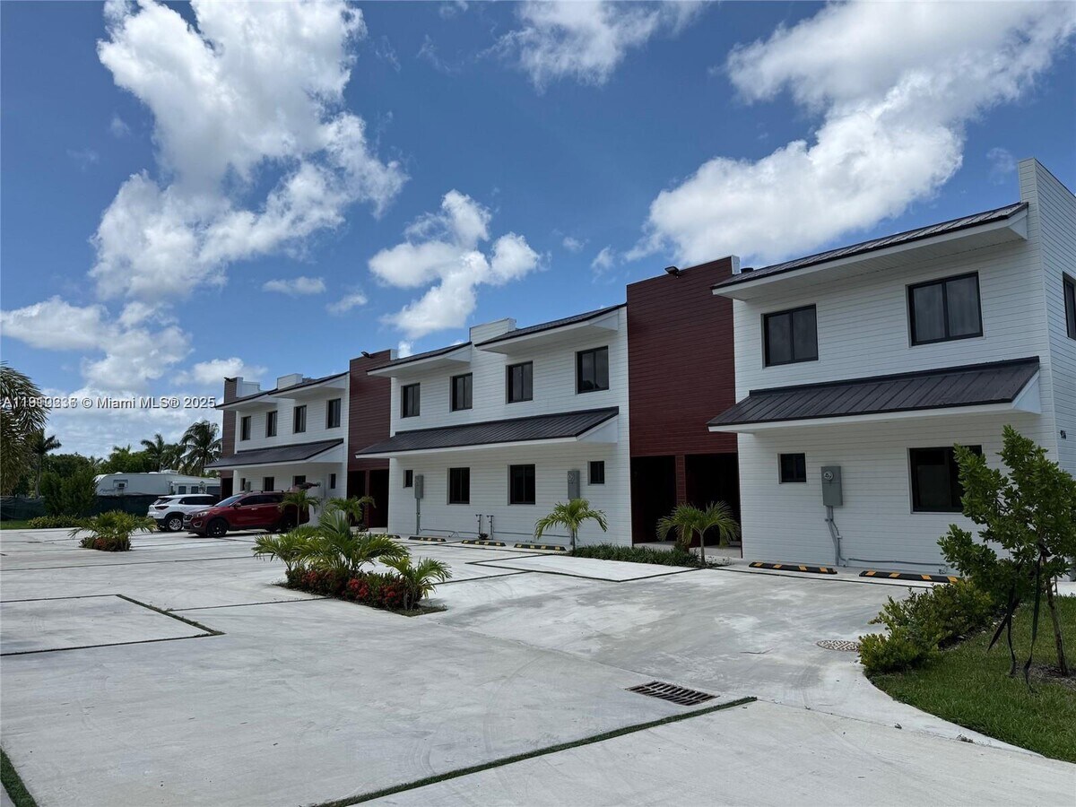 Photo - 936 NW 10th St