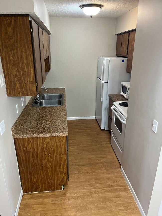 Building Photo - NEW LISTING! 1 Bedroom Apartment in Butler!!!