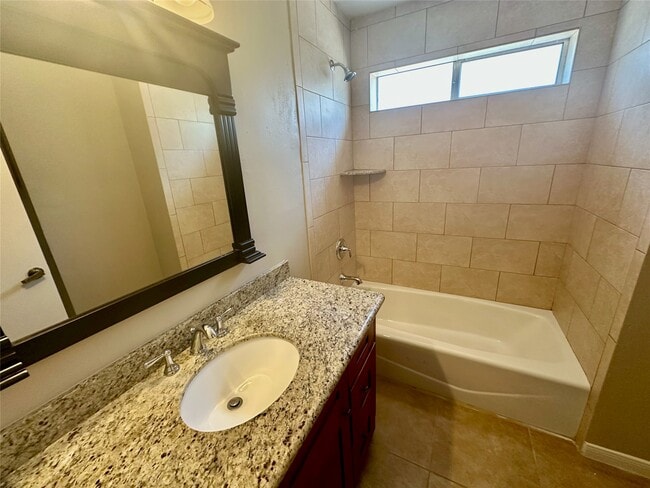 Photo - 2711 Colony Dr