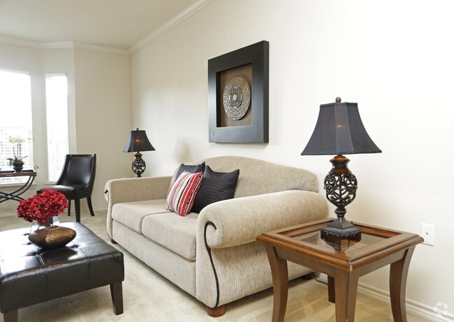 Living Room - Reserve at Squirrel Run