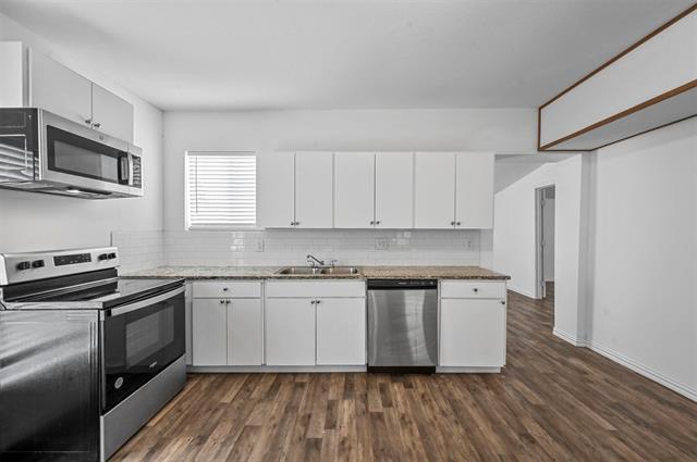708 W Day St