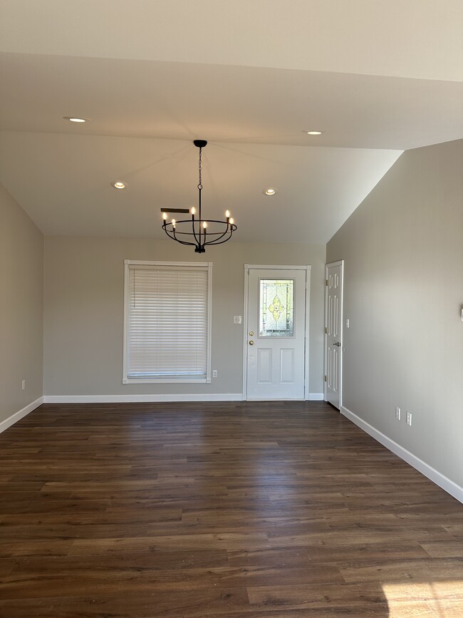 Living Room - 190 Scarlet Oak Dr. Casa Adosada