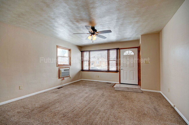 Photo - 323 S Hebbard St