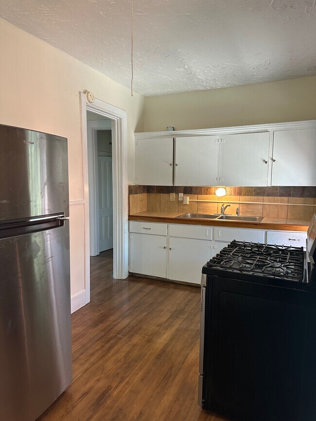 188 W 2nd St