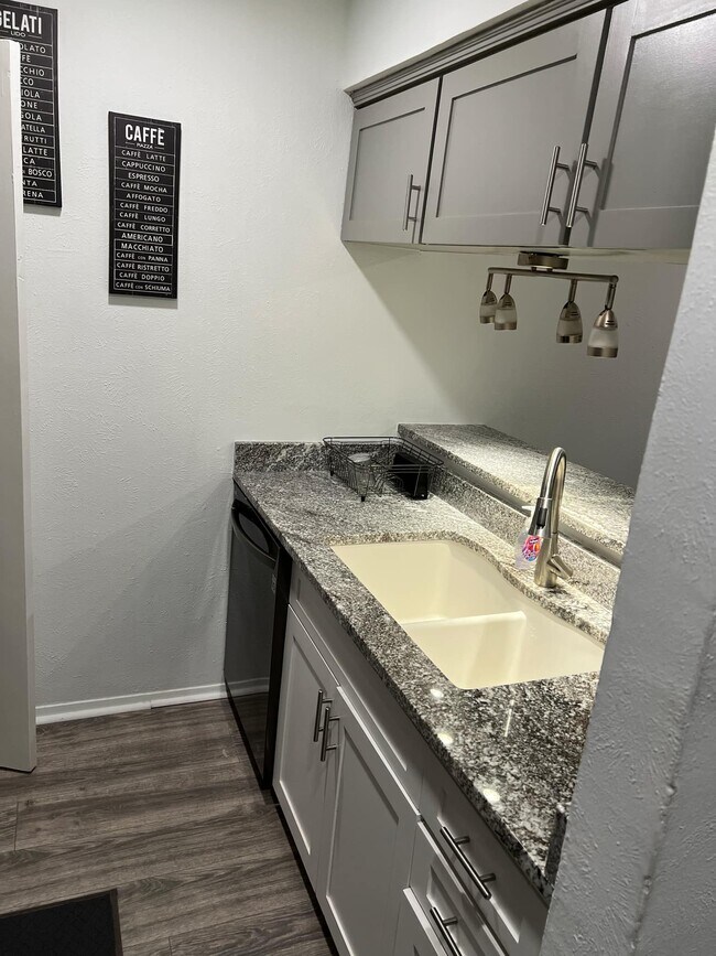 Photo - 4837 Cedar Springs Rd Unit 320