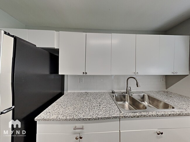 Photo - 3737 Longmeadow Way