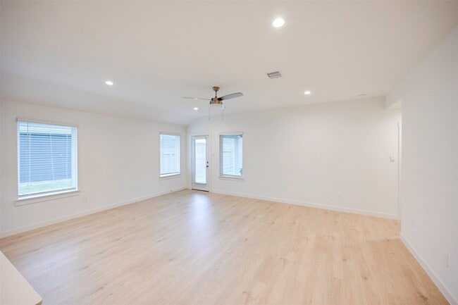 Photo - 31730 Hallington Hl Ln