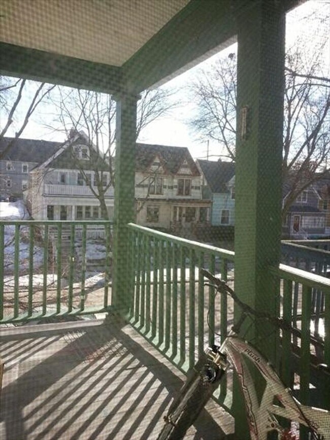 Photo - 2627-29 N. Bartlett Ave. Unit Upper