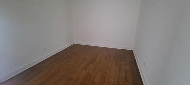 Photo - 930 W Belmont Ave Unit 205