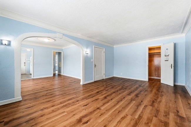 Photo - 3611 N Washburn Ave Unidad FL 2