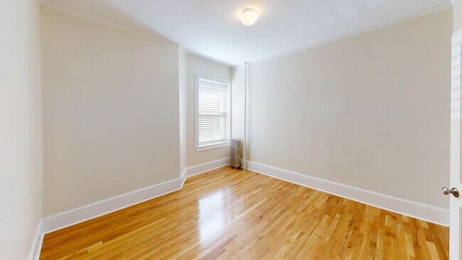 Photo - 2 Bedroom Split on Beacon St. No brokers F...