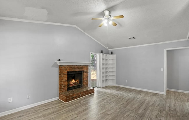 Photo - 991 Brandon Hill Way