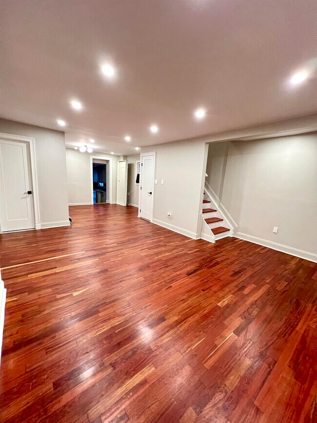 Photo - 25 Whitman Ave