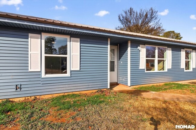 Building Photo - 215 Oxford Ln