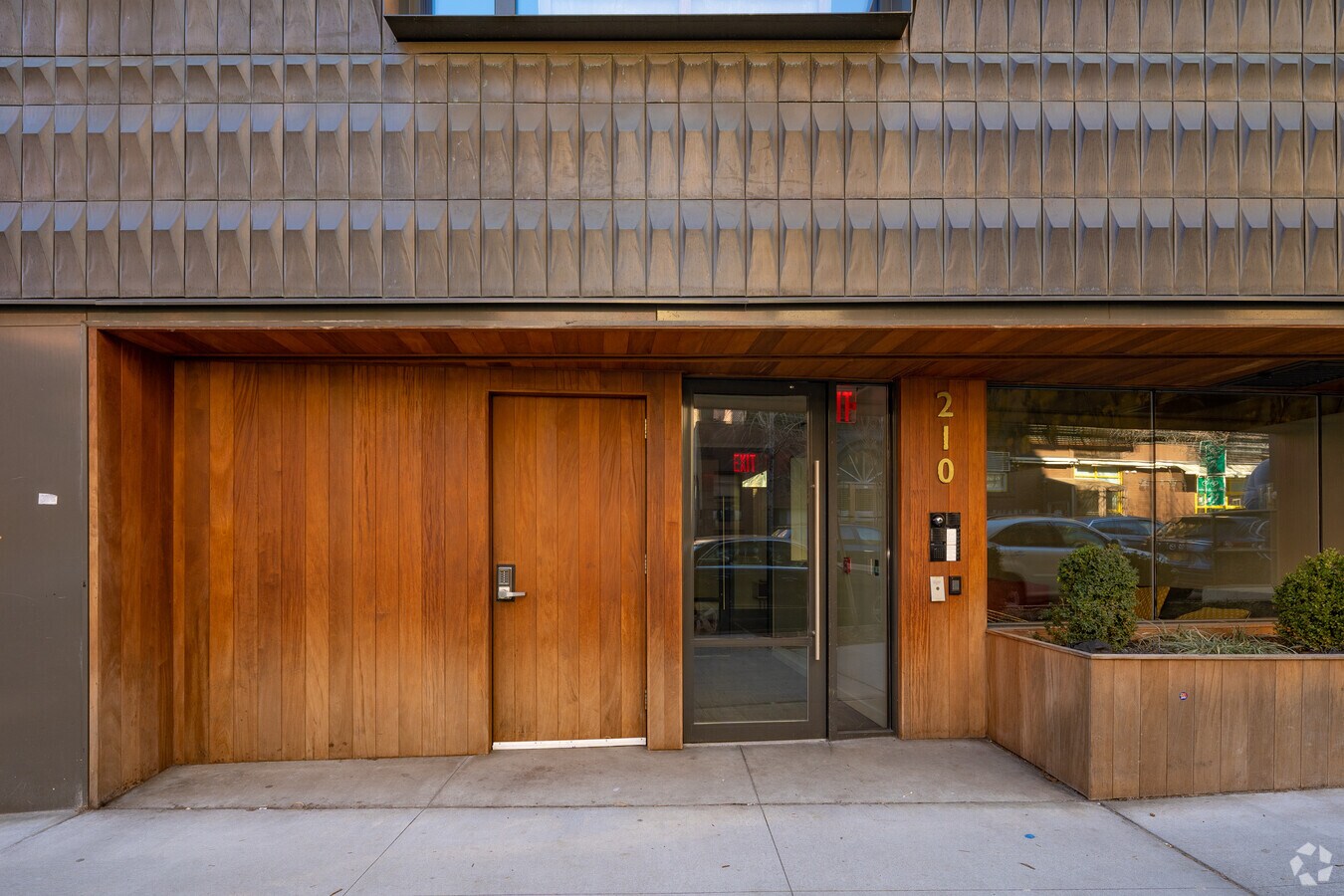 Photo - 210 Pacific St