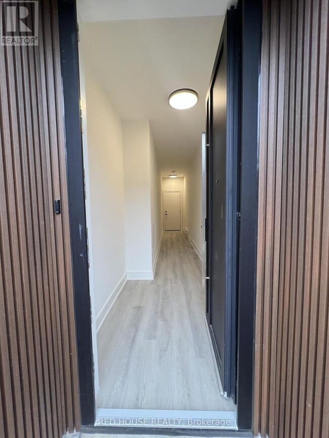 Photo - 158 EVERETT Cmn