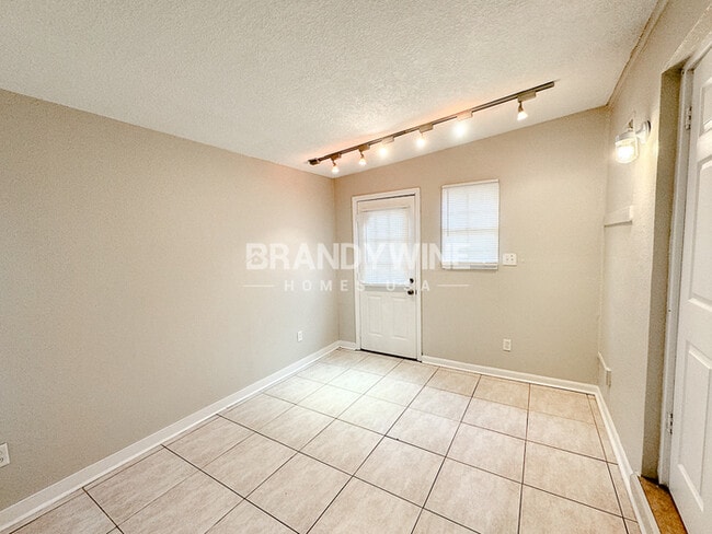 Photo - 1936 Constant Dr