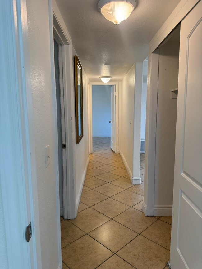 Photo - 721 W 1st St Unit F103