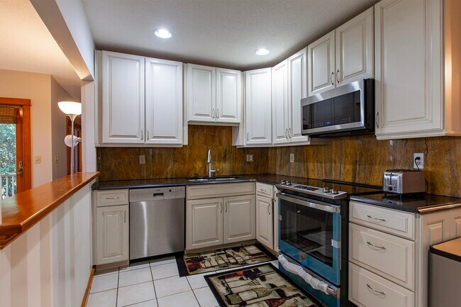 Photo - 33 Clearwater Dr