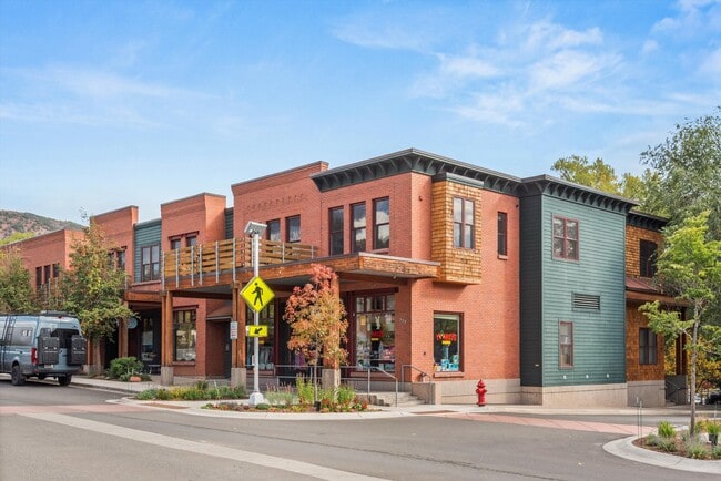 Photo - 227 Midland Ave Unidad 22