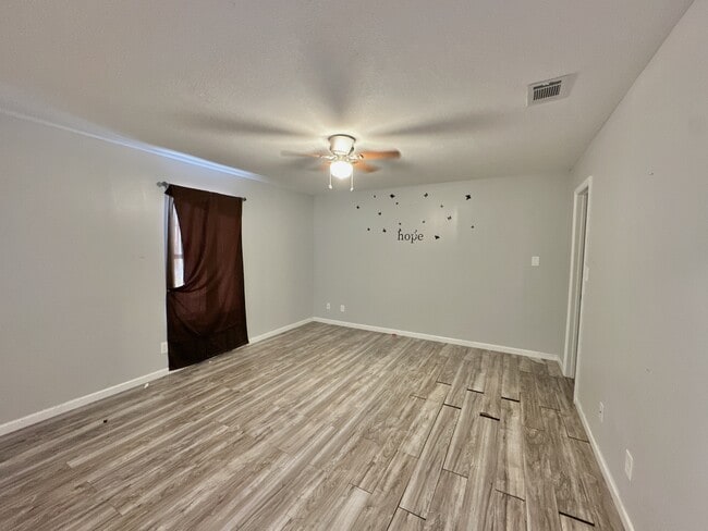 Photo - 1111 Timberline Dr